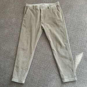 Levi’s corduroy Chino size 36x32.  Excellent condition.